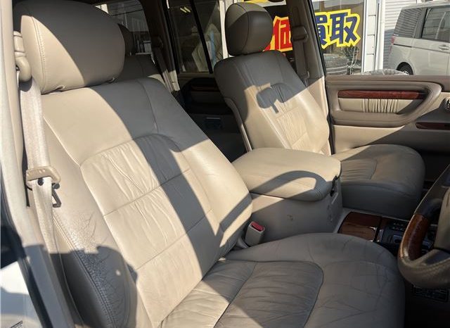 Toyota Land Cruiser Cygnus 2002 full