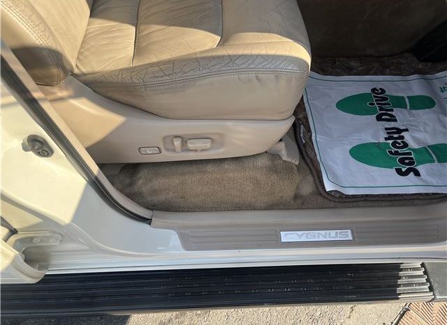 Toyota Land Cruiser Cygnus 2002 full