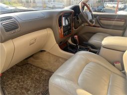 Toyota Land Cruiser Cygnus 2002 full