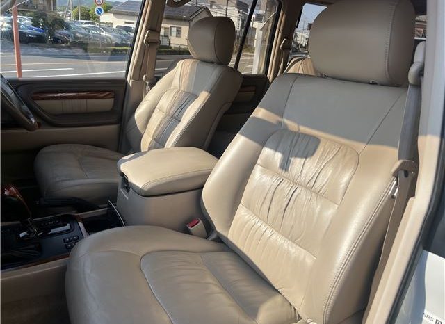 Toyota Land Cruiser Cygnus 2002 full