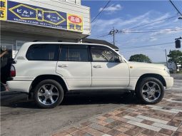 Toyota Land Cruiser Cygnus 2002 full