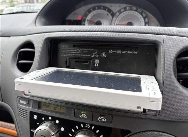 Toyota Sienta  2013 full