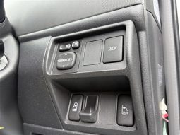 Toyota Sienta  2013 full