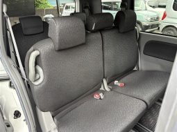 Toyota Sienta  2013 full