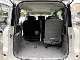 Toyota Sienta  2013 full