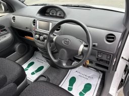 Toyota Sienta  2013 full