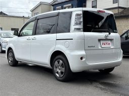 Toyota Sienta  2013 full
