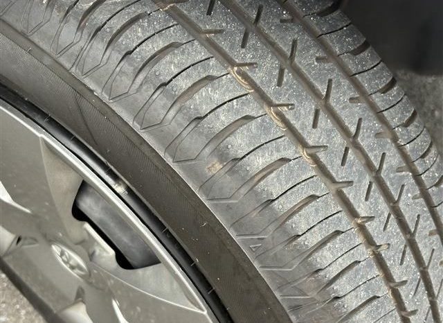 Toyota Sienta  2013 full