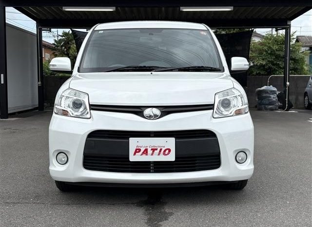 Toyota Sienta  2013 full