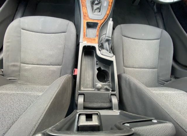 BMW 3-Series 320i 2008 full