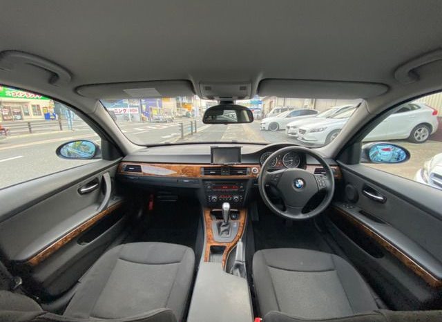 BMW 3-Series 320i 2008 full