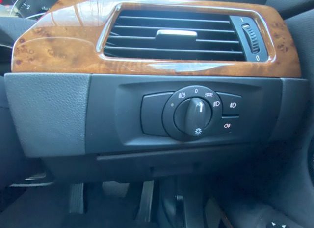 BMW 3-Series 320i 2008 full