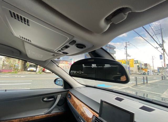 BMW 3-Series 320i 2008 full