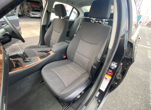 BMW 3-Series 320i 2008 full