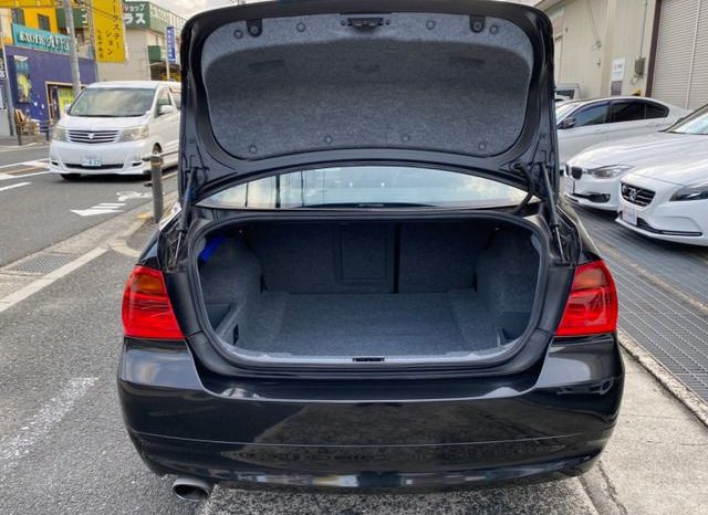 BMW 3-Series 320i 2008 full