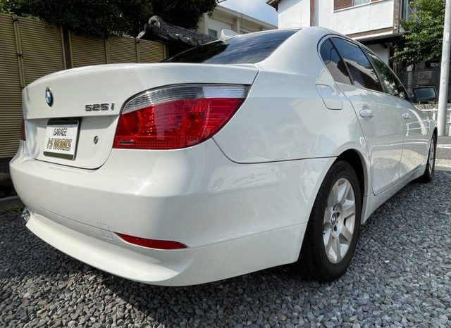 BMW 5 Series 525i 2004 full