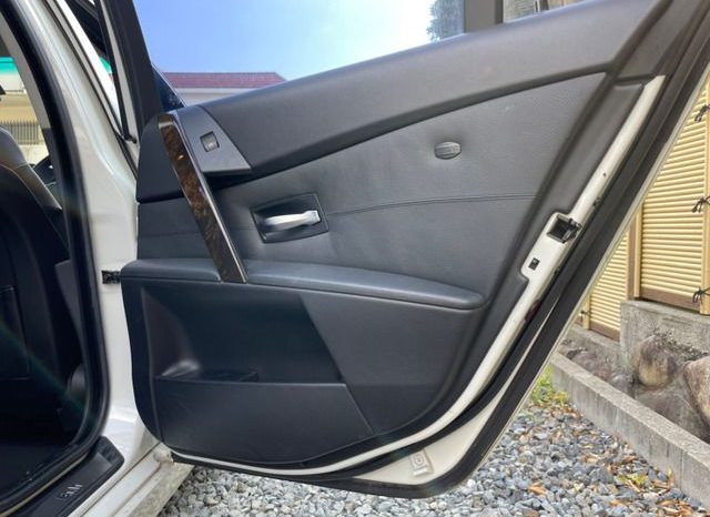 BMW 5 Series 525i 2004 full