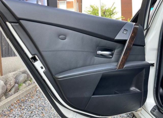 BMW 5 Series 525i 2004 full