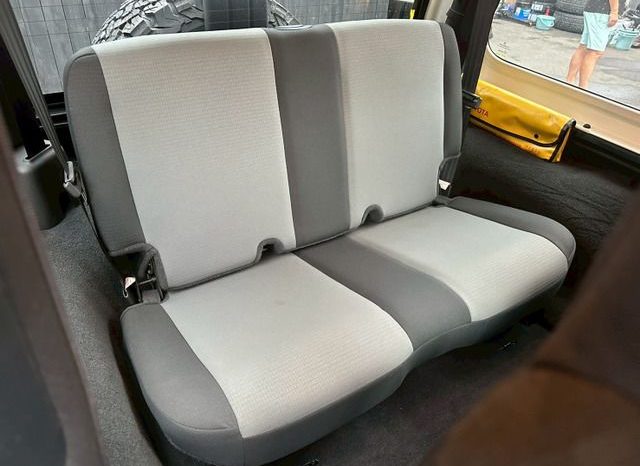 Chrysler Jeep Wrangler Sahara 2005 full