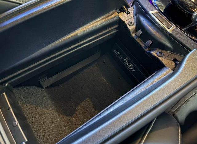 Mercedes Benz E-Class E200 Aventgarde Sport 2016 full