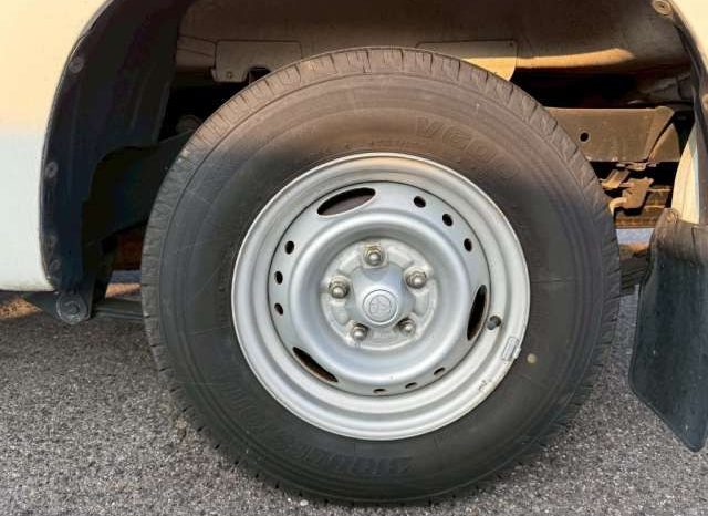 Toyota Hilux Deluxe Single Cab 2001 full