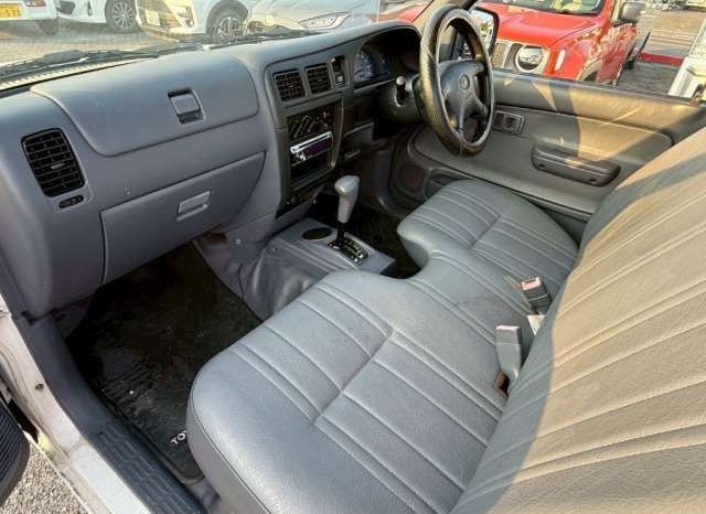 Toyota Hilux Deluxe Single Cab 2001 full