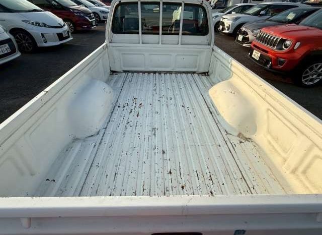 Toyota Hilux Deluxe Single Cab 2001 full