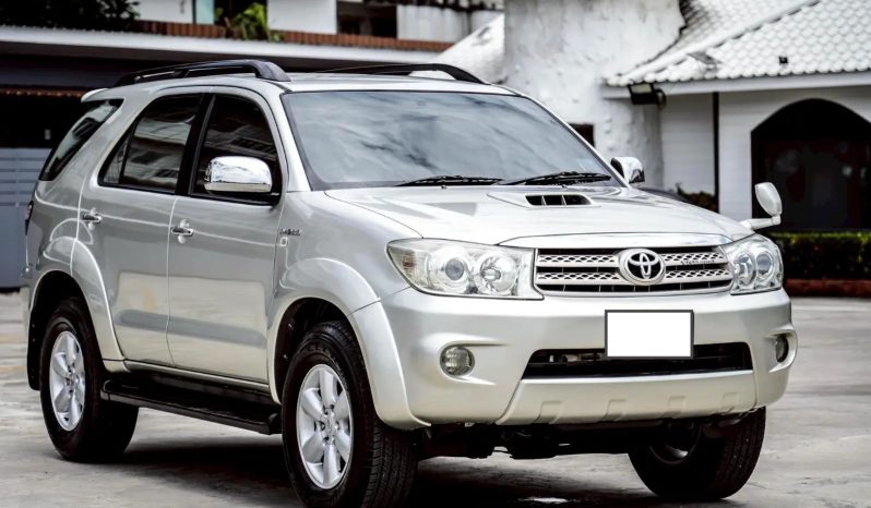 Toyota Fortuner 3.0 V 2011 full