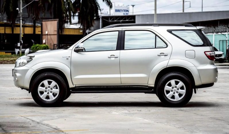 Toyota Fortuner 3.0 V 2011 full