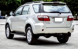 Toyota Fortuner 3.0 V 2011 full