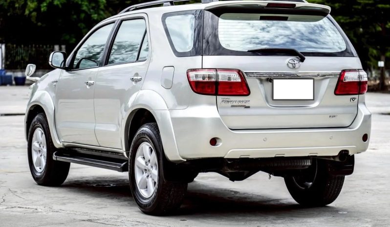 Toyota Fortuner 3.0 V 2011 full