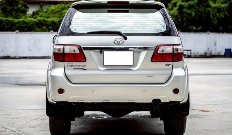 Toyota Fortuner 3.0 V 2011 full