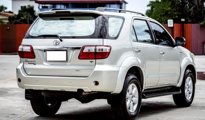 Toyota Fortuner 3.0 V 2011 full