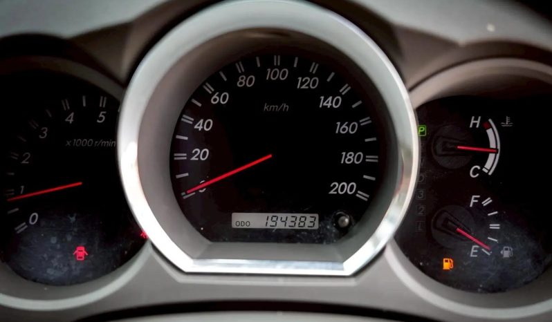 Toyota Fortuner 3.0 V 2011 full