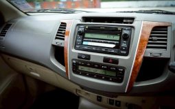 Toyota Fortuner 3.0 V 2011 full