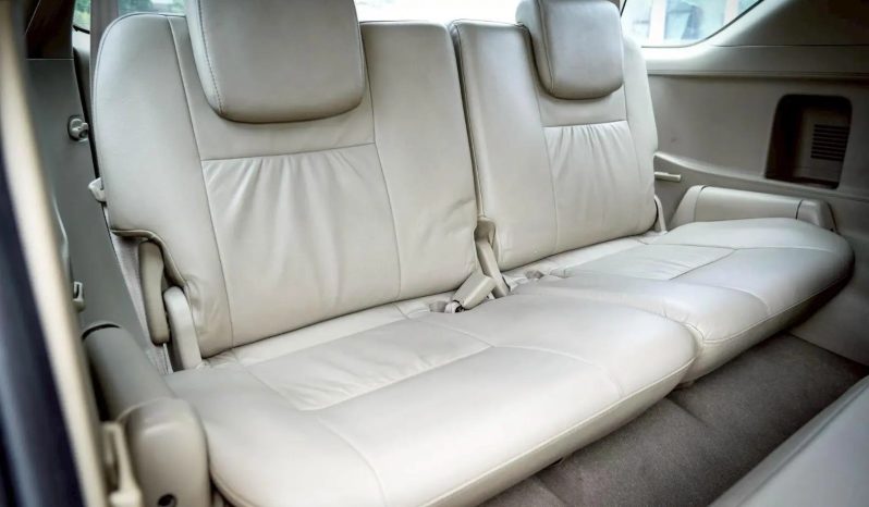 Toyota Fortuner 3.0 V 2011 full