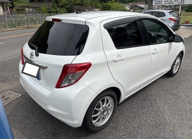 Toyota Vitz U 2011 full