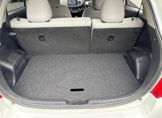 Toyota Vitz U 2011 full