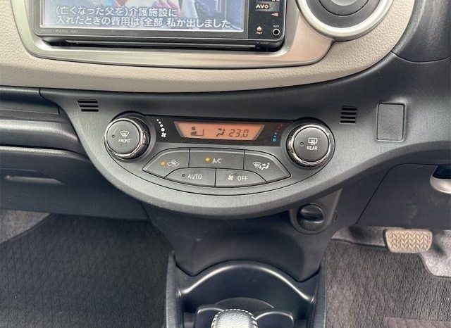 Toyota Vitz U 2011 full