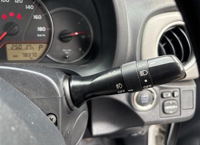 Toyota Vitz U 2011 full