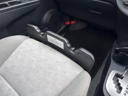 Toyota Vitz U 2011 full