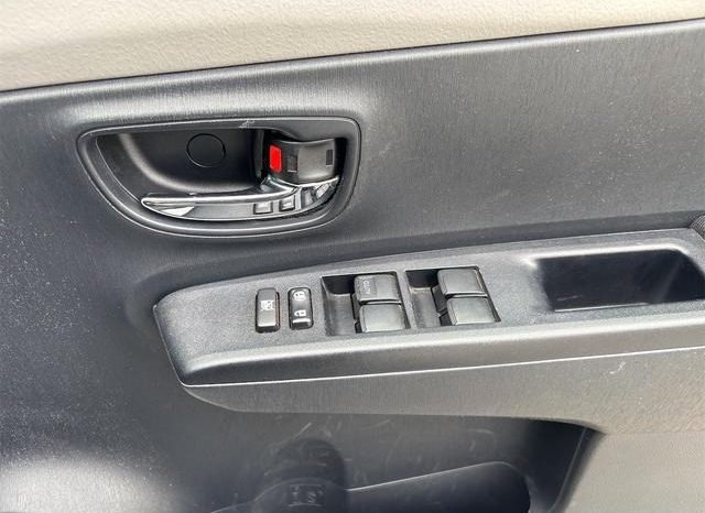 Toyota Vitz U 2011 full