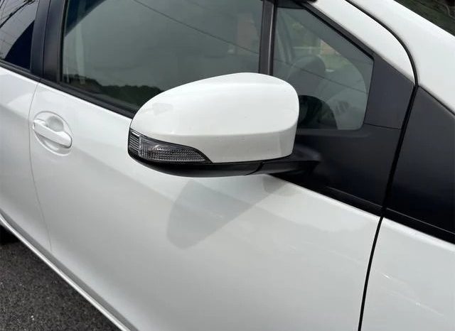 Toyota Vitz U 2011 full