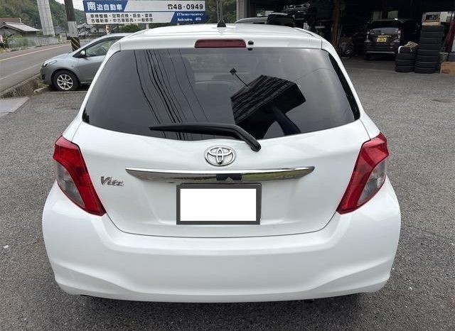 Toyota Vitz U 2011 full