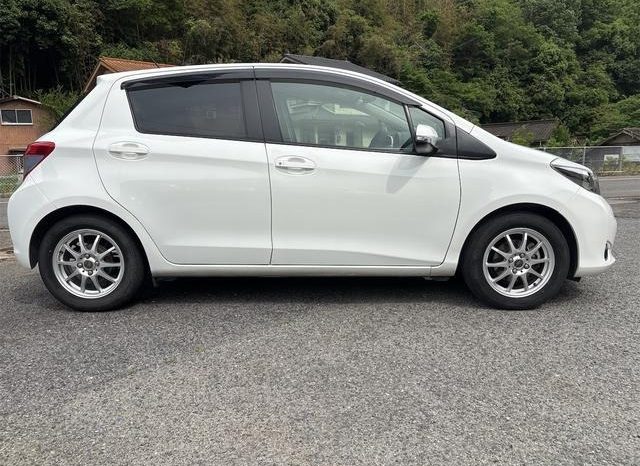 Toyota Vitz U 2011 full