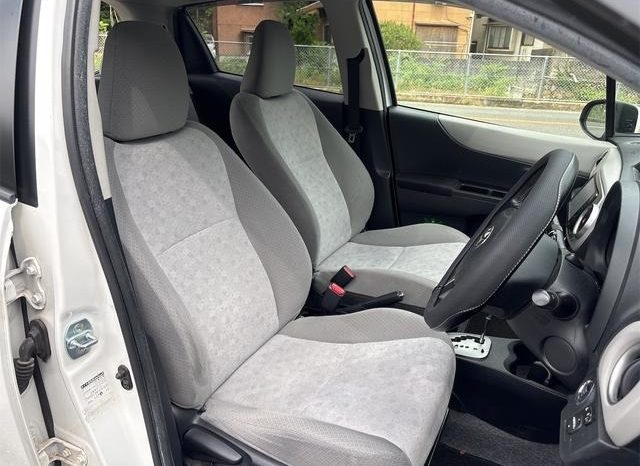 Toyota Vitz U 2011 full