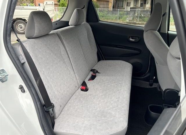 Toyota Vitz U 2011 full