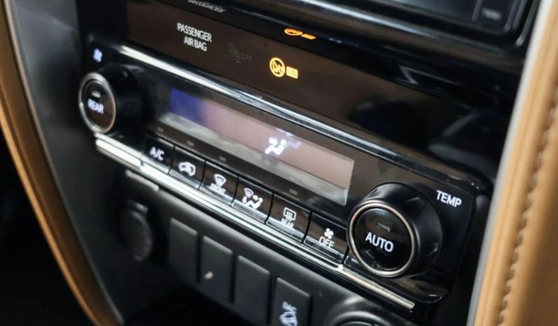 Toyota Fortuner 2.4 V 2018 full