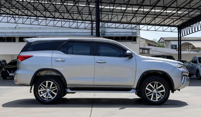 Toyota Fortuner 2.4 V 2018 full