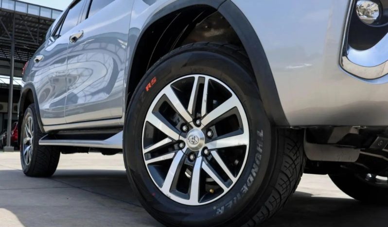 Toyota Fortuner 2.4 V 2018 full